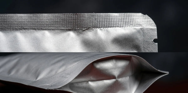 Détail d'un doypack aluminium scellé